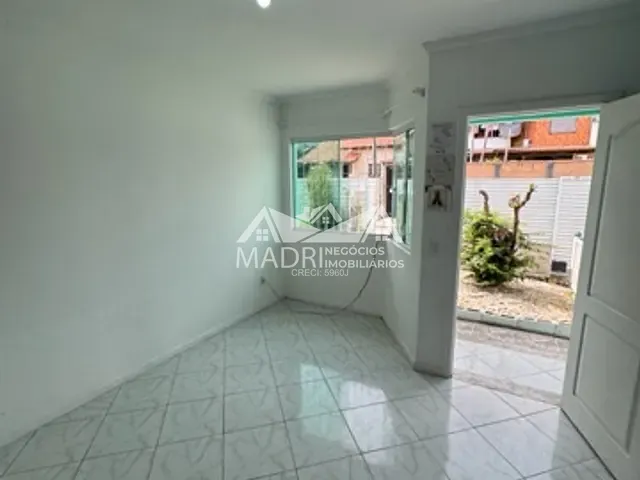 Casa com 120m² 3 quartos e 2 banheiros, à venda, no bairro Madri em Palhoça