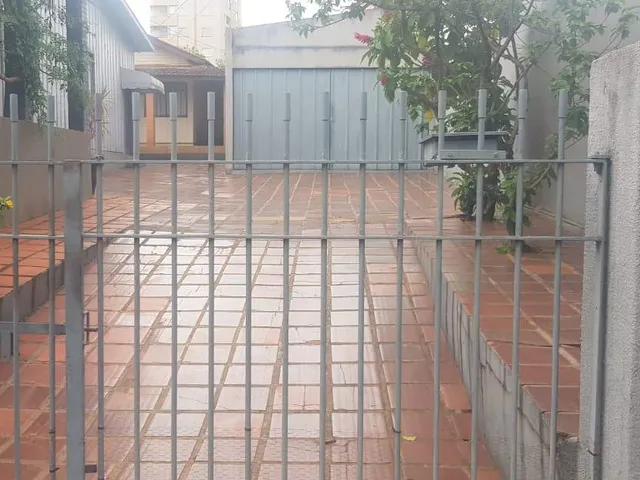 Casa à venda, no bairro Centro em Cambé