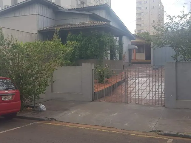 Casa à venda, no bairro Centro em Cambé