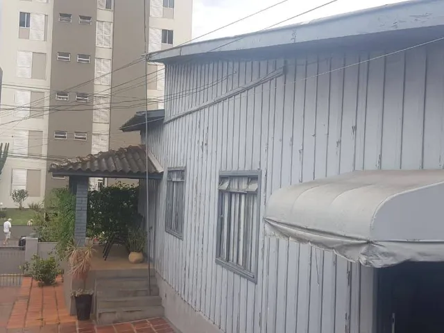 Casa à venda, no bairro Centro em Cambé