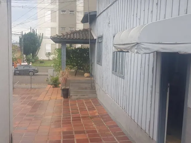 Casa à venda, no bairro Centro em Cambé