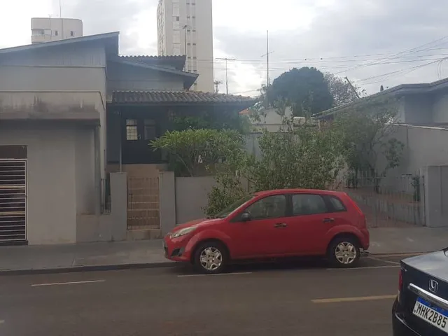 Casa à venda, no bairro Centro em Cambé