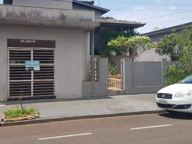 Casa à venda, no bairro Centro em Cambé
