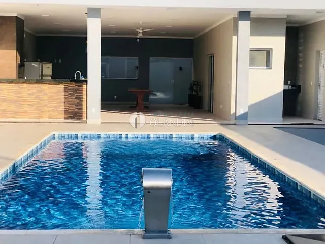Casa com 315m² 1 quarto e 2 banheiros, à venda, no bairro Rota das Flores em Artur Nogueira