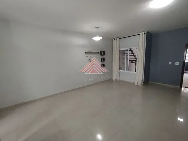 Casa com 176m² 3 quartos e 1 banheiro, à venda, no bairro Jardim Miranda D Aviz em Mauá