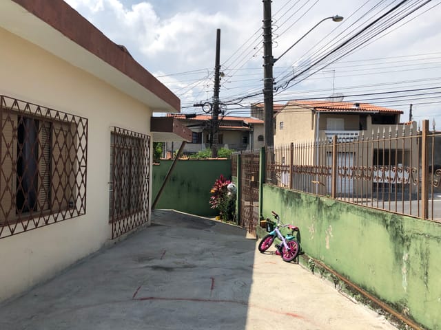 Casa com 320m² 5 quartos e 2 banheiros, à venda, no bairro Jardim Cristina em Pindamonhangaba