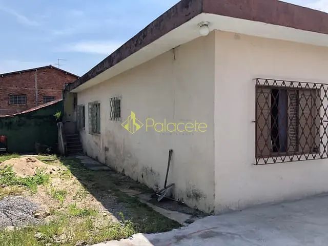 Casa com 320m² 5 quartos e 2 banheiros, à venda, no bairro Jardim Cristina em Pindamonhangaba