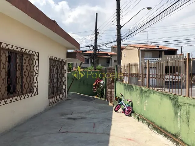 Casa com 320m² 5 quartos e 2 banheiros, à venda, no bairro Jardim Cristina em Pindamonhangaba