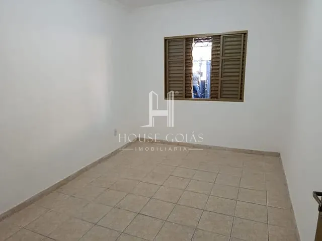 Casa com 210m² 3 quartos e 2 banheiros, à venda, no bairro Cidade Vera Cruz em Aparecida de Goiânia