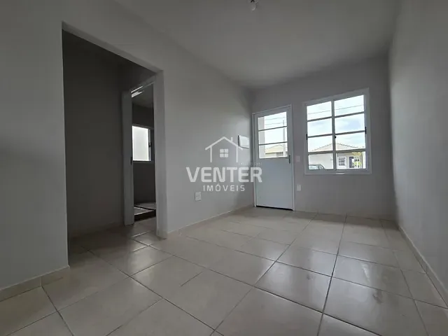 Casa 2 quartos e 1 banheiro, para alugar, no bairro Distrito Industrial do Una II em Taubaté