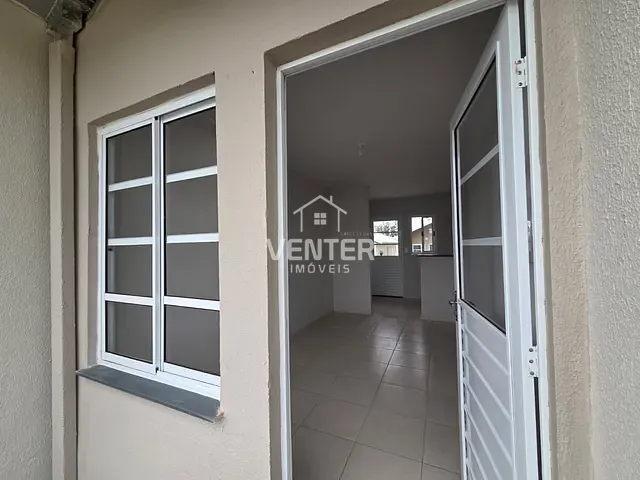 Casa 2 quartos e 1 banheiro, para alugar, no bairro Distrito Industrial do Una II em Taubaté