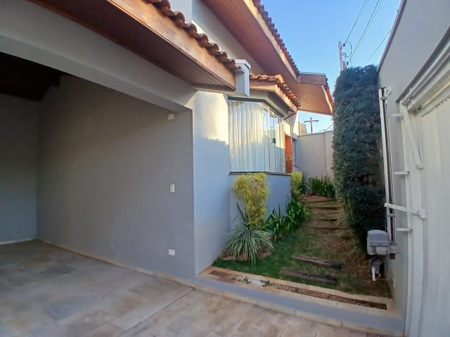 Casa com 600m² 3 quartos e 5 banheiros, para alugar, no bairro Jardim Leonor em São João da Boa Vista