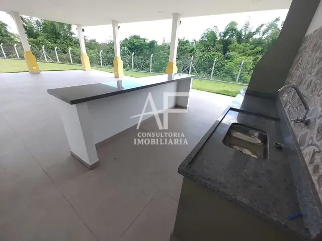 Casa com 250m² 3 quartos e 2 banheiros, à venda, no bairro Tremembe em Tremembé