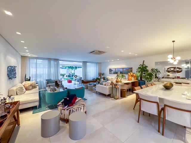 Casa com 600m² 5 quartos e 9 banheiros, à venda, no bairro Barra da Tijuca em Rio de Janeiro