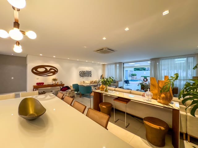 Casa com 600m² 5 quartos e 9 banheiros, à venda, no bairro Barra da Tijuca em Rio de Janeiro