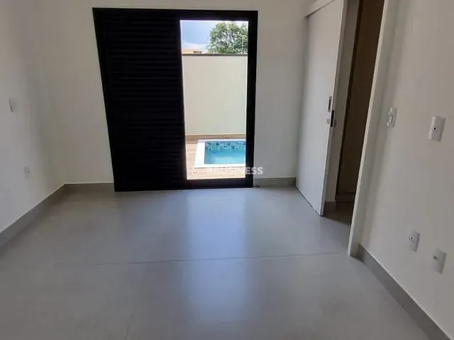 Casa com 300m² 3 quartos e 2 banheiros, à venda, no bairro Parque Brasil 500 em Paulínia