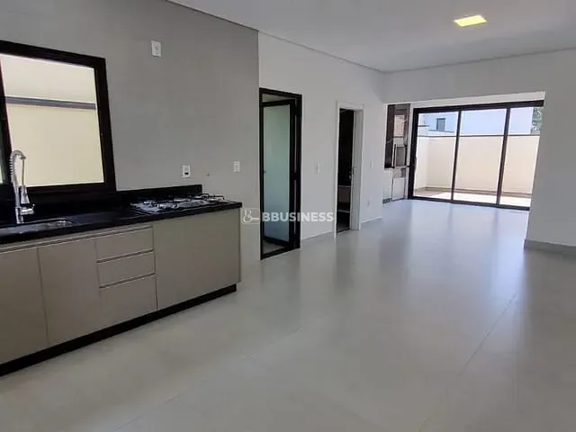 Casa com 300m² 3 quartos e 2 banheiros, à venda, no bairro Parque Brasil 500 em Paulínia
