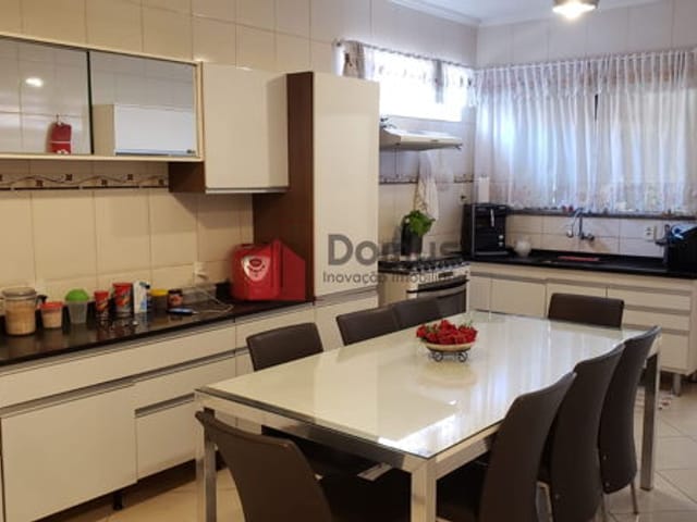 Casa com 250m², à venda, no bairro Vila Suiça em Pindamonhangaba
