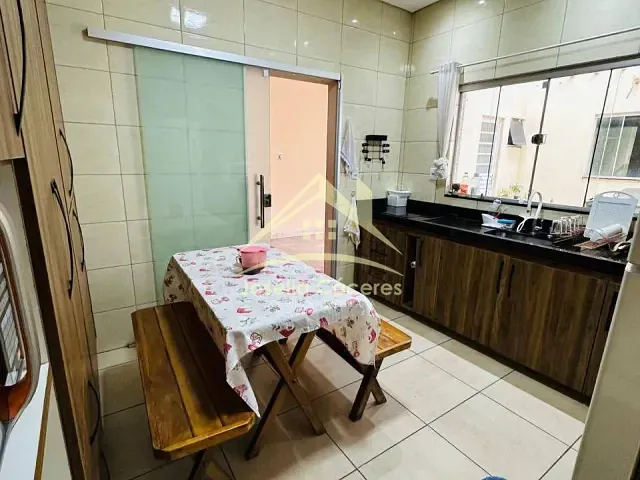 Casa com 290m² 4 quartos e 4 banheiros, à venda, no bairro Centro-Norte em Várzea Grande