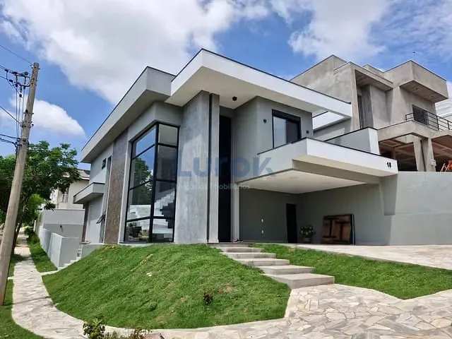 Casa com 340m² 3 quartos e 4 banheiros, à venda, no bairro Residencial Santa Maria em Valinhos