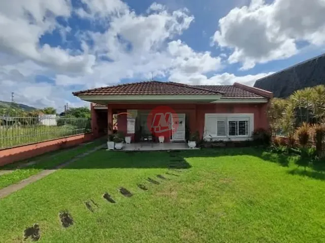 Casa com 225m² 4 quartos e 2 banheiros, à venda ou para alugar, no bairro Hípica em Porto Alegre