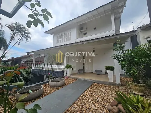 Casa com 303m² 4 quartos e 4 banheiros, à venda, no bairro Guarani em Novo Hamburgo