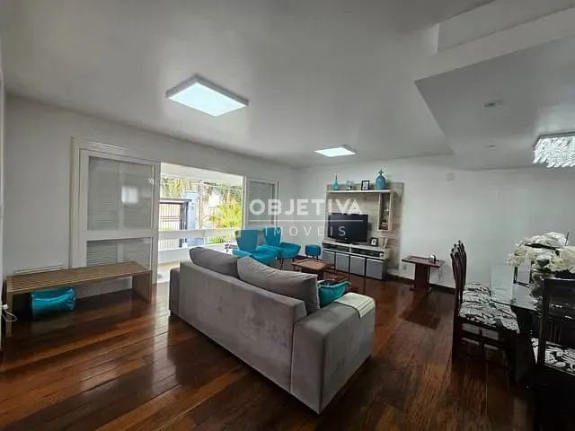 Casa com 303m² 4 quartos e 4 banheiros, à venda, no bairro Guarani em Novo Hamburgo