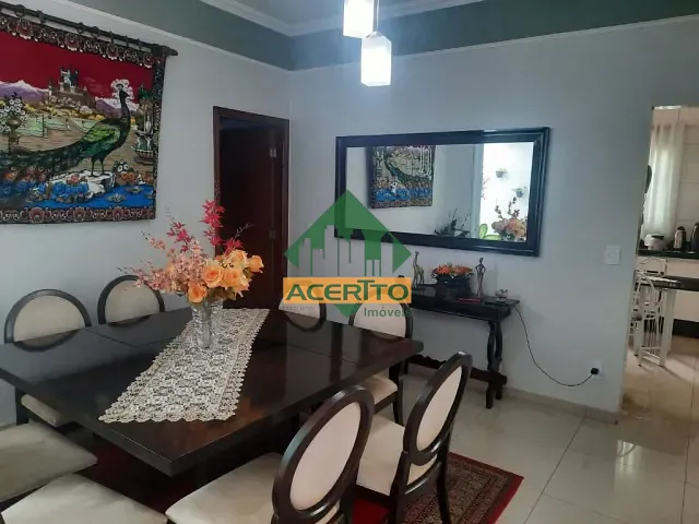 Casa com 300m² 3 quartos e 4 banheiros, à venda, no bairro Conjunto Habitacional Doutor Antônio Villela Silva em Araçatuba