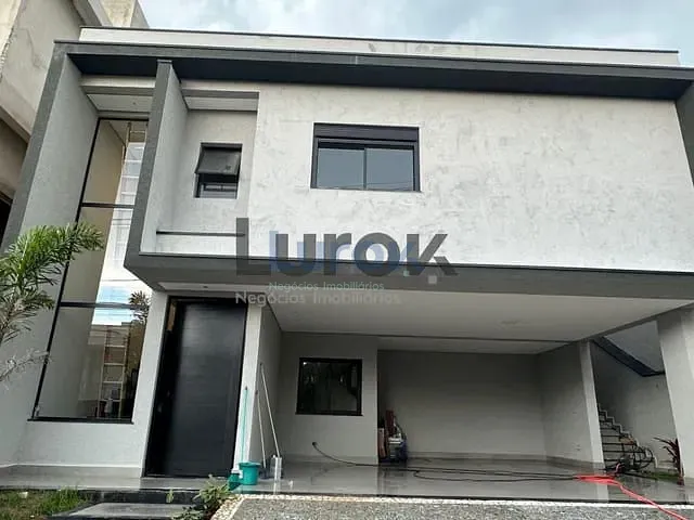 Casa com 300m² 3 quartos e 5 banheiros, à venda, no bairro Roncáglia em Valinhos