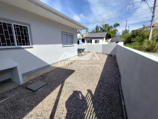 Casa 2 quartos e 1 banheiro, para alugar, no bairro Bela Vista em Palhoça