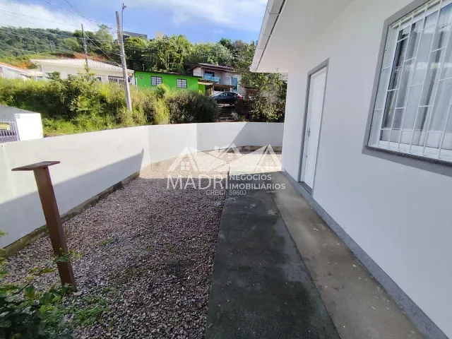 Casa 2 quartos e 1 banheiro, para alugar, no bairro Bela Vista em Palhoça