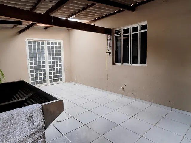 Casa 2 quartos e 1 banheiro, para alugar, no bairro Parque Residencial Ana Rosa em Cambé