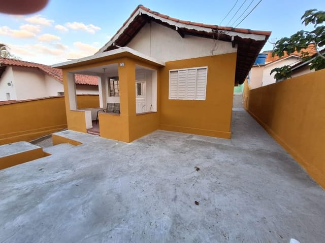 Casa com 330m² 2 quartos e 2 banheiros, à venda, no bairro Vila São Joaquim em Cotia