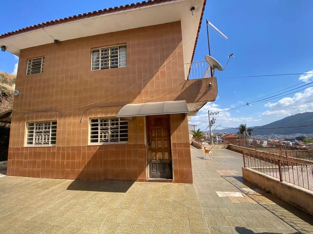 Casa com 736m² 3 quartos e 1 banheiro, para alugar, no bairro Santo André em Poços de Caldas