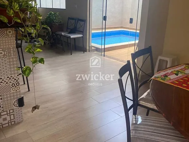 Casa com 250m² 4 quartos e 3 banheiros, à venda, no bairro Parque Vista Alegre em Bauru