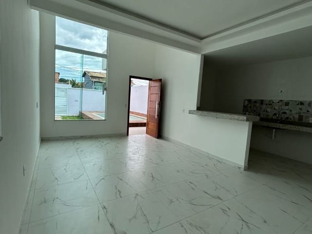 Casa com 210m² 3 quartos e 2 banheiros, à venda, no bairro Village Rio das Ostras em Rio das Ostras