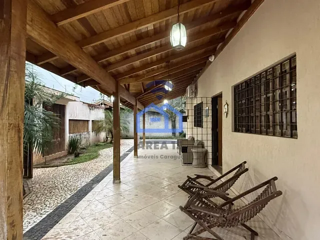 Casa com 966m² 4 quartos e 4 banheiros, à venda, no bairro Jardim Porto Novo em Caraguatatuba
