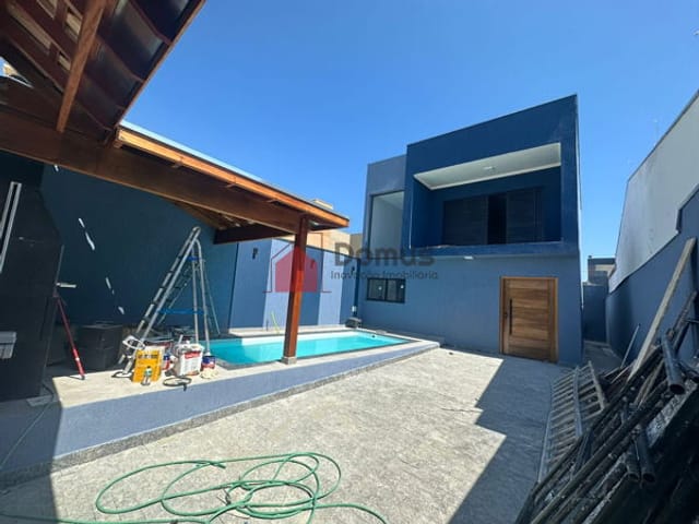 Casa à venda, no bairro Loteamento Residencial e Comercial Flamboyant em Pindamonhangaba