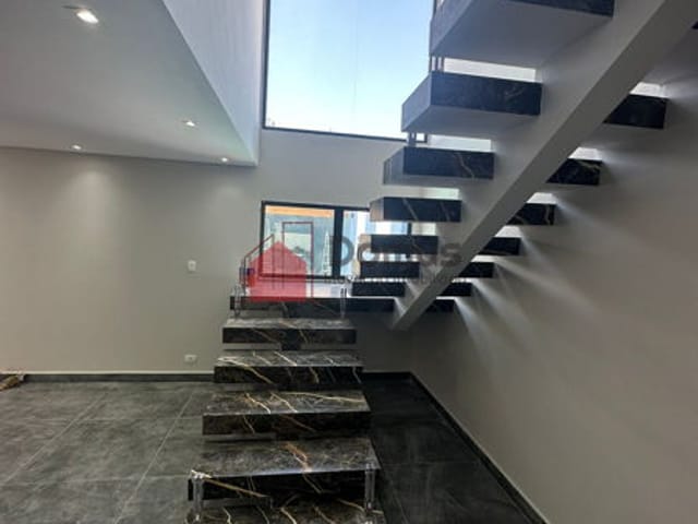 Casa à venda, no bairro Loteamento Residencial e Comercial Flamboyant em Pindamonhangaba