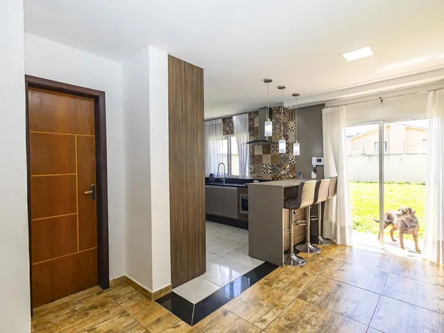 Casa com 352m² 3 quartos e 4 banheiros, à venda, no bairro Orleans em Curitiba