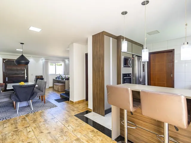 Casa com 352m² 3 quartos e 4 banheiros, à venda, no bairro Orleans em Curitiba