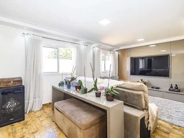 Casa com 352m² 3 quartos e 4 banheiros, à venda, no bairro Orleans em Curitiba