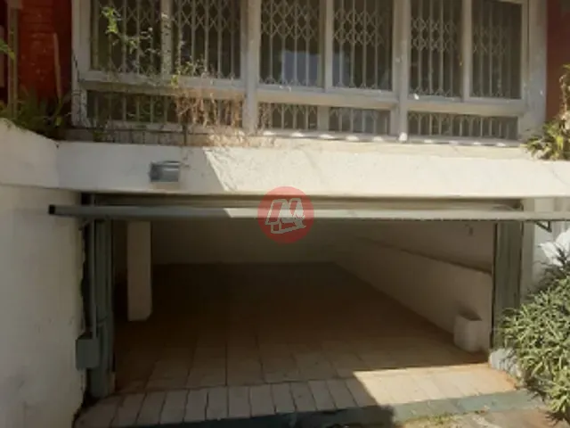Casa com 400m² 3 quartos e 4 banheiros, para alugar, no bairro Rio Branco em Porto Alegre
