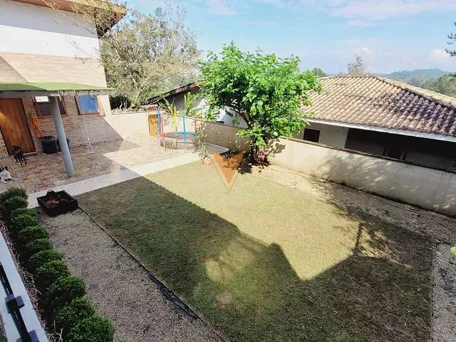 Casa 3 quartos e 2 banheiros, à venda, no bairro Chácara dos Junqueiras em Carapicuíba