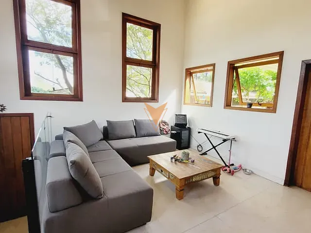 Casa 3 quartos e 2 banheiros, à venda, no bairro Chácara dos Junqueiras em Carapicuíba