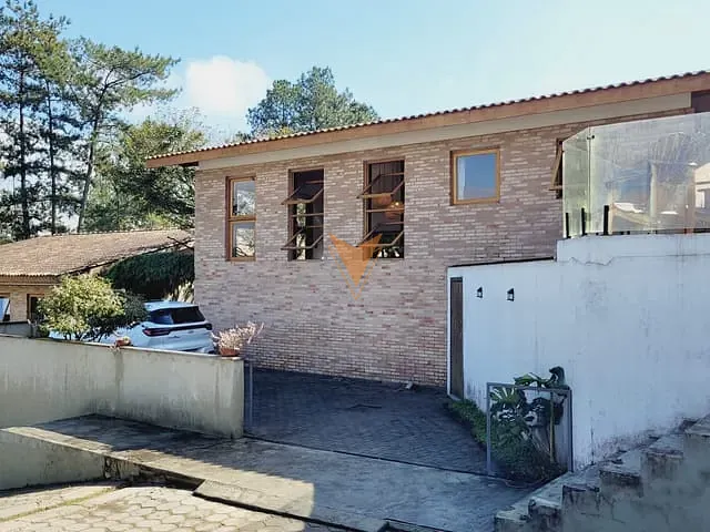 Casa 3 quartos e 2 banheiros, à venda, no bairro Chácara dos Junqueiras em Carapicuíba