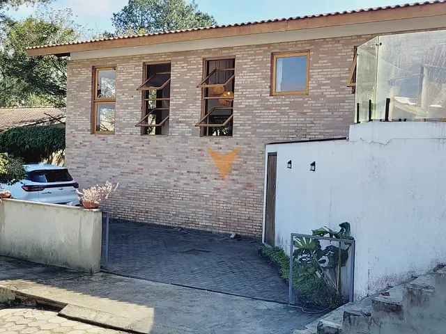 Casa 3 quartos e 2 banheiros, à venda, no bairro Chácara dos Junqueiras em Carapicuíba