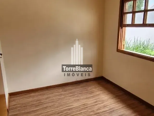 Casa com 440m² 3 quartos e 2 banheiros, à venda, no bairro Contorno em Ponta Grossa