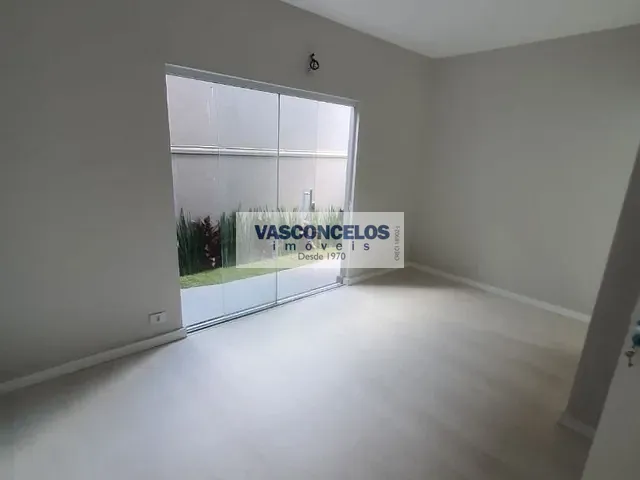 Casa com 250m² 3 quartos e 3 banheiros, à venda, no bairro Urbanova em São José dos Campos
