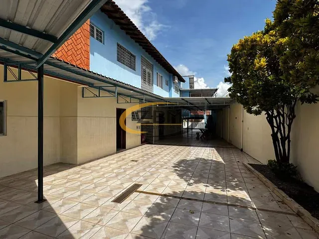 Casa com 245m² 3 quartos e 2 banheiros, para alugar, no bairro Espanha em Londrina